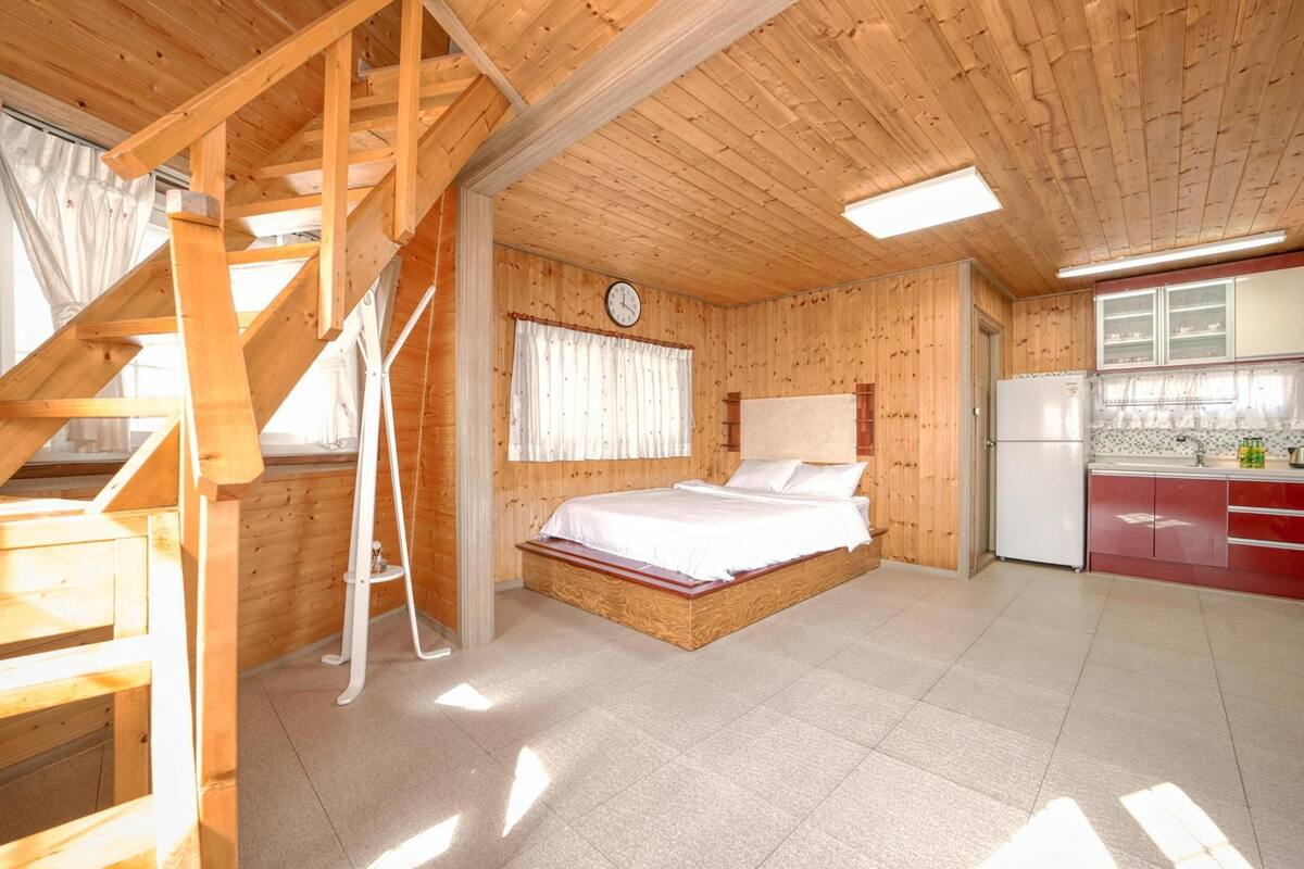 Basic Room, 1 Bedroom (PoongCha White) | 1 bilik tidur, Wi-fi percuma 