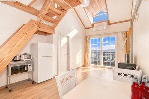 Basic Room, 1 Bedroom (Friend A ( F3 )) | 1 bedroom, free WiFi - Gangneung Windmill Pension (Gangneung)