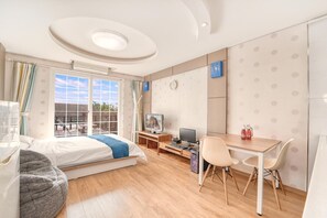 Kamar Basic, 1 kamar tidur (Couple B ( F2 )) | 1 kamar tidur dan Wi-Fi gratis