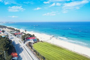 Exterior - Gangneung Windmill Pension (Gangneung)