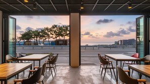 Exterior - Yangyang Haettuneonchangmoon Pension (Yangyang)