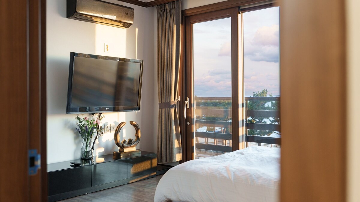 コソン Yangyang Haettuneonchangmoon Pension ホテル ロビー