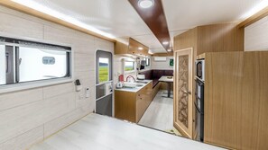 Basic Room, 1 Bedroom (Caravan6) | Free WiFi - Ganghwa Nakjohealing Caravan&camping (Incheon)