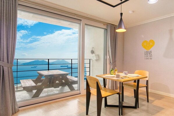 Basic Room, 1 Bedroom (306) | Exterior