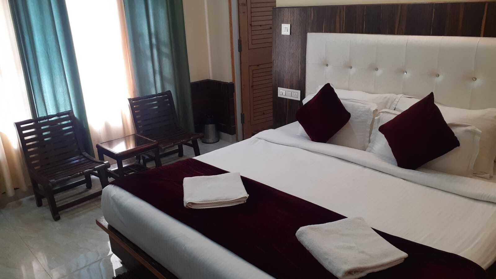 Deluxe Double Room | Free WiFi, bed sheets