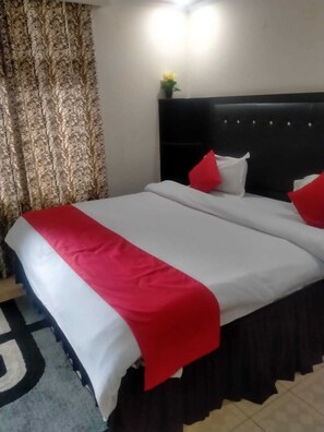 Free WiFi, bed sheets - Ayuskama Cottage (Dharamshala)