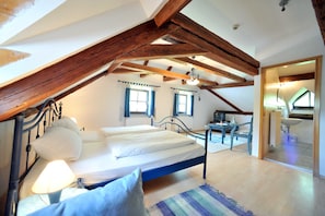 1 habitación, escritorio, wifi y ropa de cama 