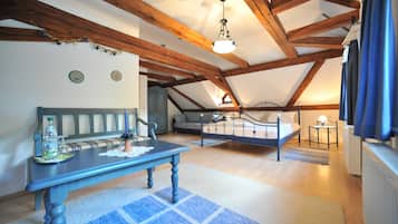 1 sovrum, skrivbord, wi-fi och sängkläder