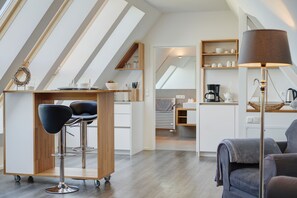 Condo | Living area | 50-inch flat-screen TV with satellite channels, TV, DVD player - Der Besitz 6a (Stoltebuell)