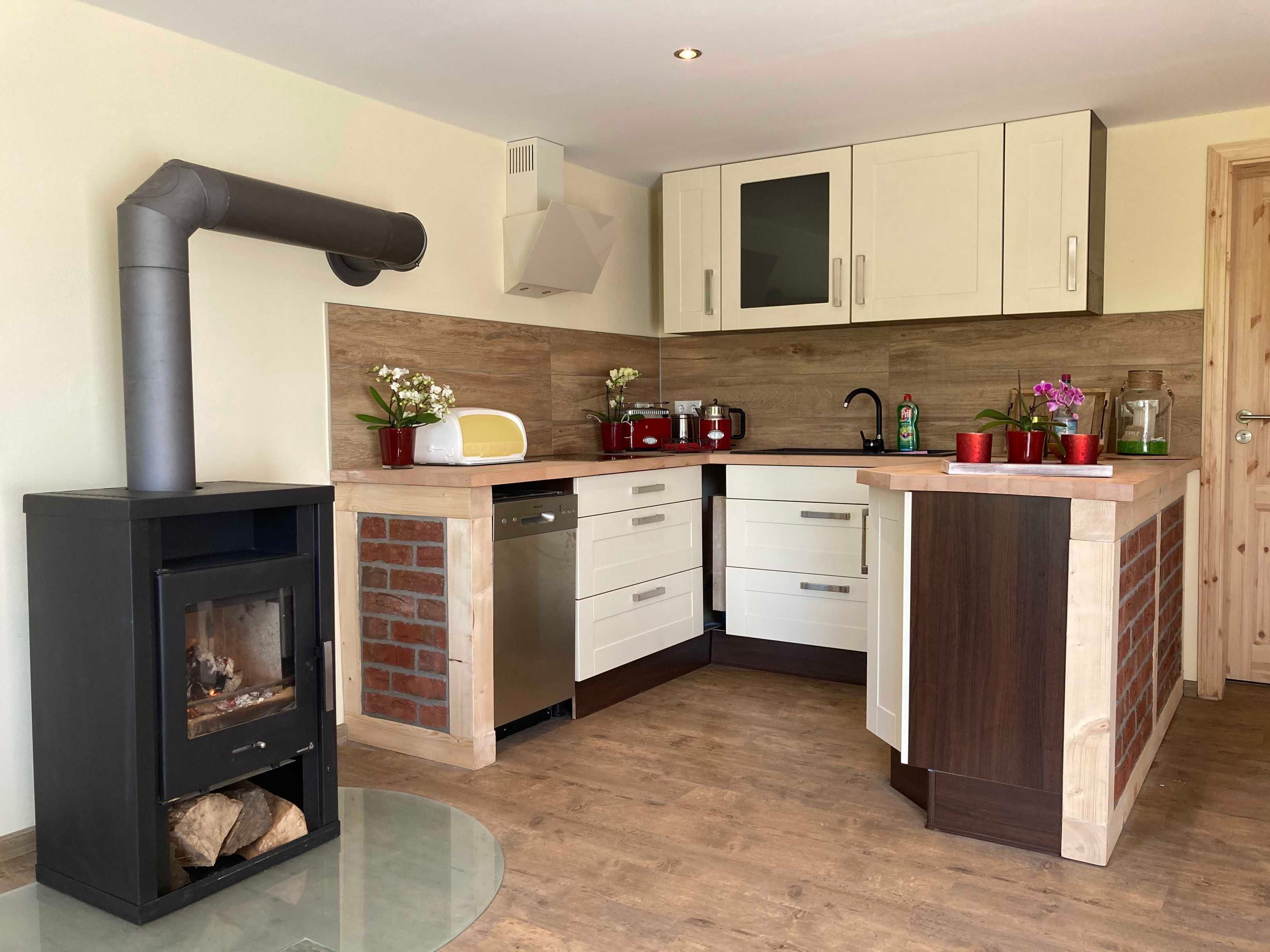 Kühlschrank, Mikrowelle, Ofen, Geschirrspüler