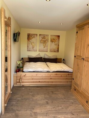 2 bedrooms, bed sheets