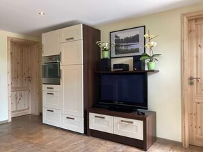 Unclassified image, 3 of 10, button