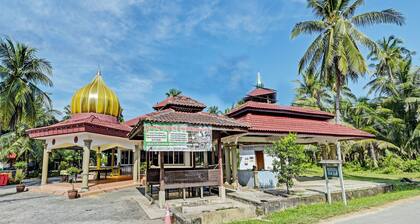 OYO 90278 Redzwan's Beach Resort