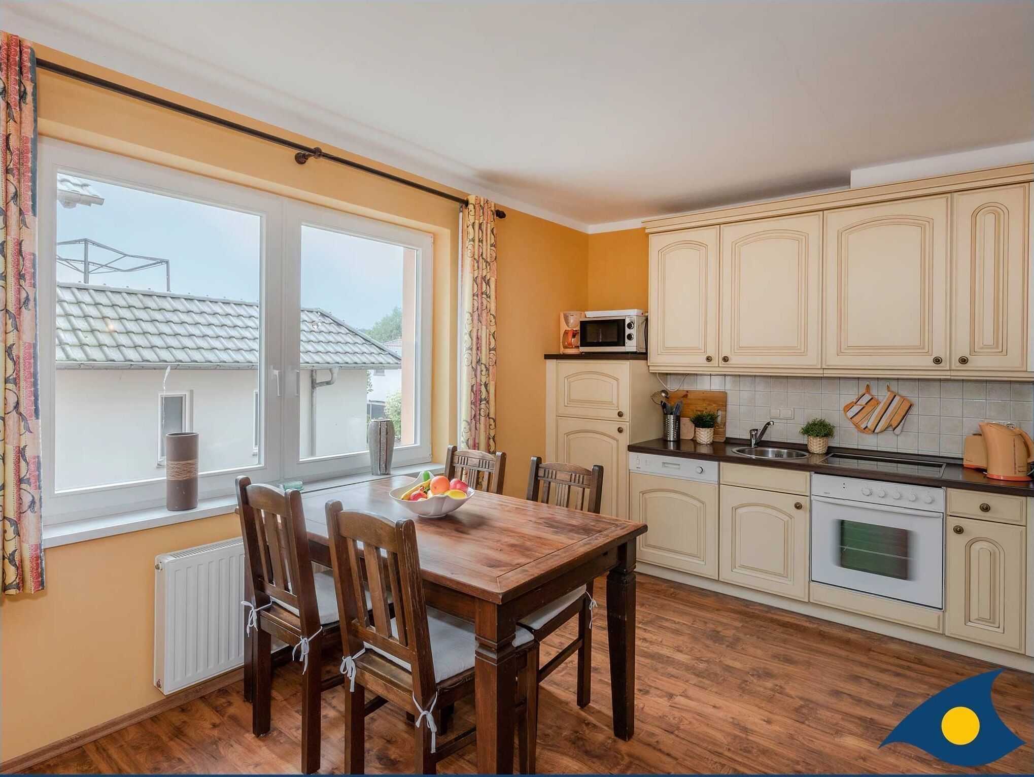 Fridge, oven, dishwasher, coffee/tea maker