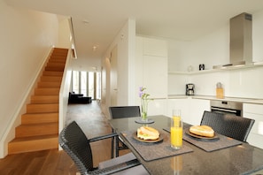 Apartamento | Servicio de comidas en la habitación