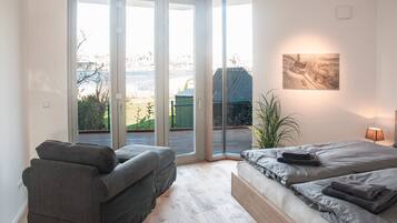 2 bedrooms, in-room safe, individually decorated, individually furnished