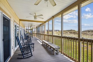 Terrace/patio - Beach Villas A & B 6BR/4BA Oceanfront Condo in Cherry Grove (North Myrtle Beach)