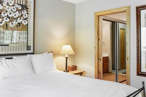 1 chambre, bureau, fer et planche à repasser, Wi-Fi