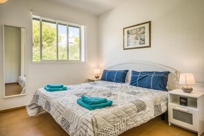2 Schlafzimmer, Zimmersafe, Bügeleisen/Bügelbrett, kostenloses WLAN