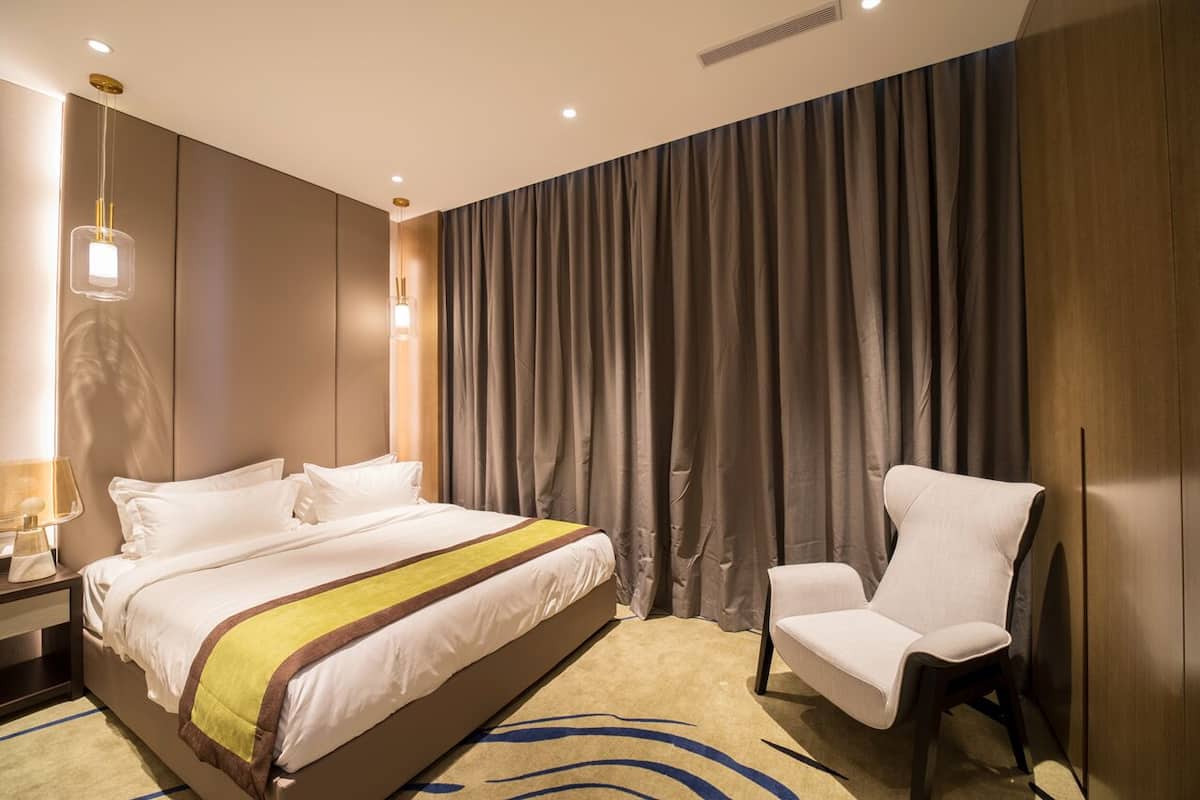 Standard Room, 1 Bedroom | Premium bedding, down comforters, minibar, in-room safe