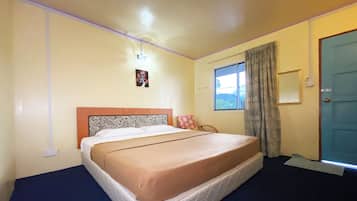 Double Room, Private Bathroom | Meja, Wi-fi percuma, cadar katil