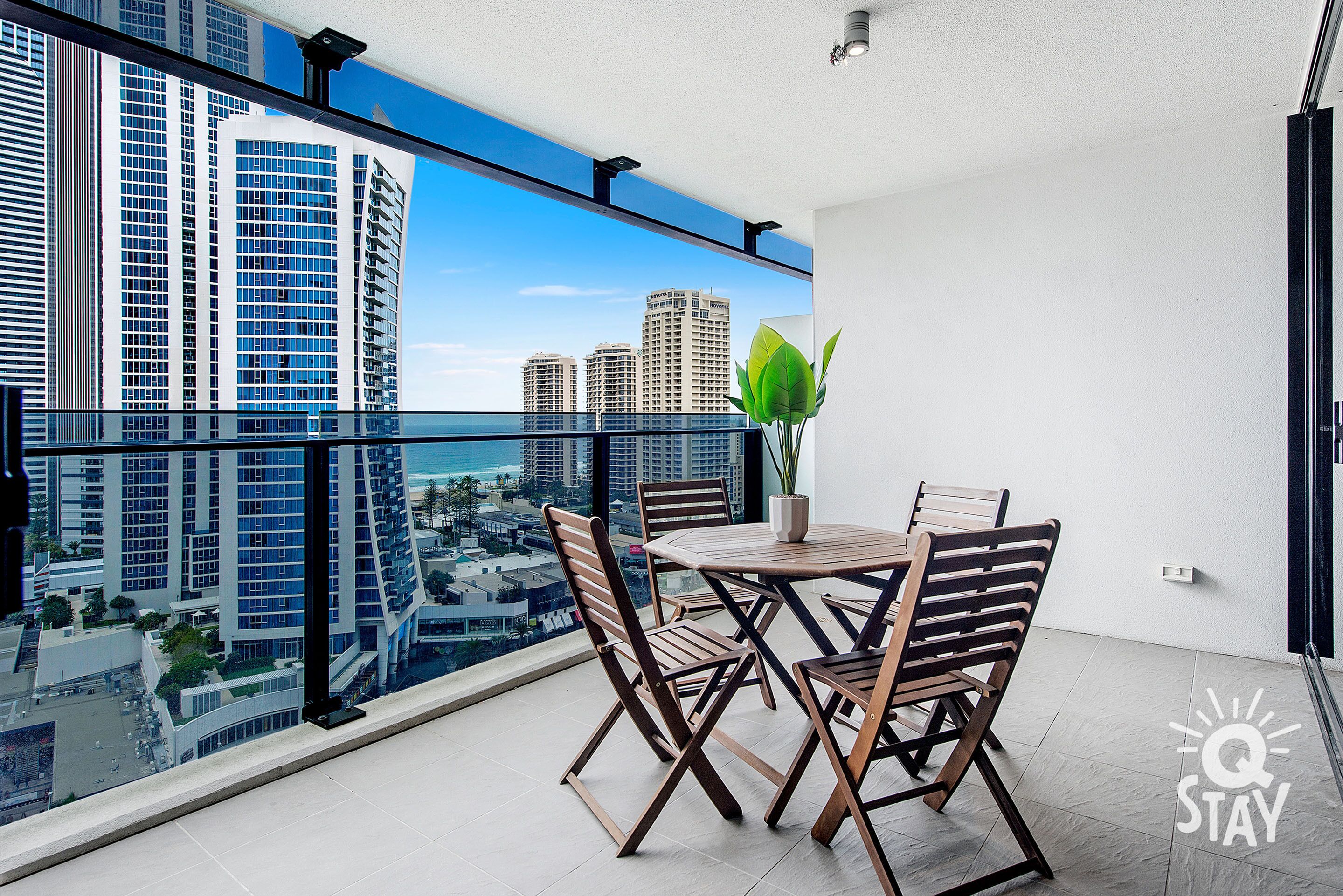 Circle on Cavill – 1 Bedroom Unit with Ocean Views — image 7