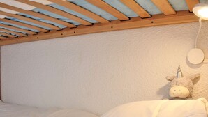 Unclassified image, 3 of 20, button - 3-Room Apartment for 6, Near Shops & Slopes, Balcony with SW Exposure in Risoul 1850 (Risoul)