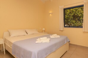 1 chambre, fer et planche à repasser, Wi-Fi, literie fournie