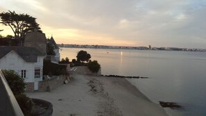 En la playa