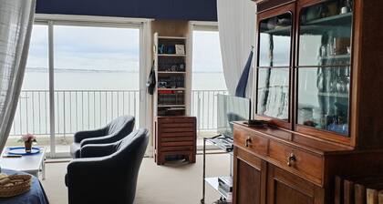 Waterfront apartment with exceptional view of the Bay of La Baule