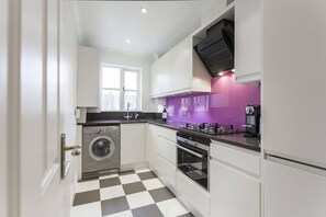 Microwave, dishwasher, coffee/tea maker, toaster