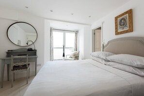 2 bedrooms, iron/ironing board, free WiFi, bed sheets - Kennington Road by onefinestay (London)