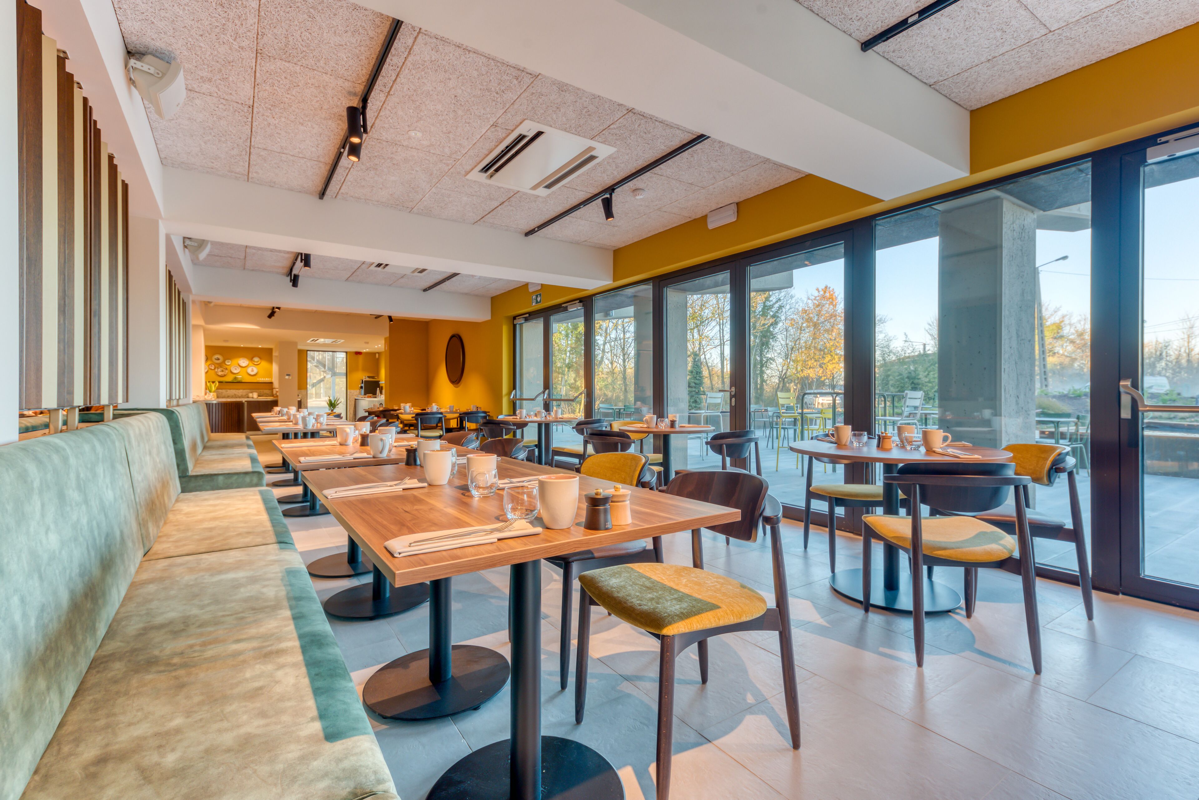 daily buffet breakfast (eur 17 per person)