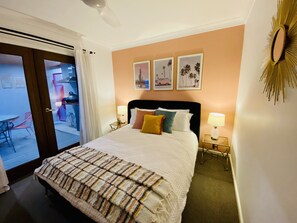 2 bedrooms, iron/ironing board, free WiFi, bed sheets