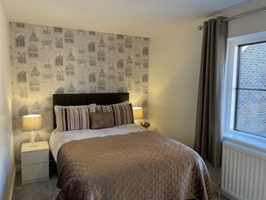 1 Schlafzimmer, BĂŒgeleisen/BĂŒgelbrett, kostenloses WLAN, BettwĂ€sche