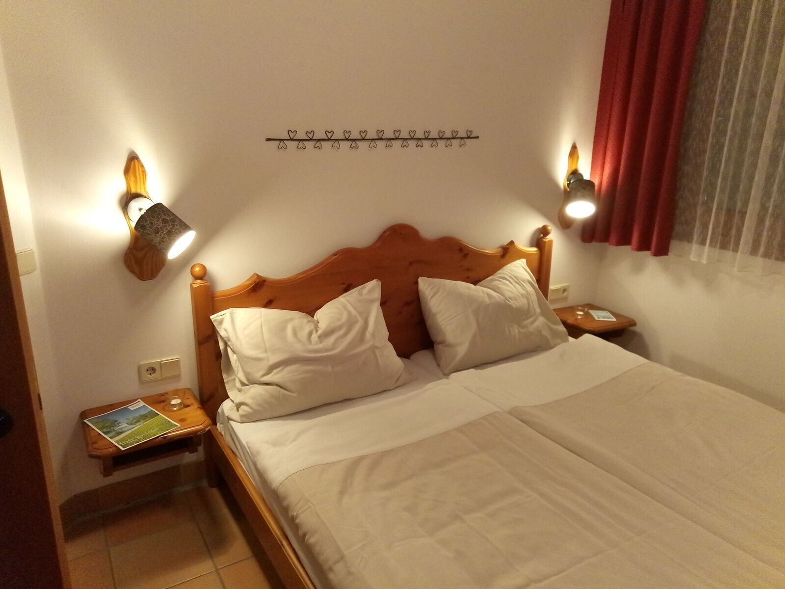 1 bedroom, in-room safe, iron/ironing board, free WiFi