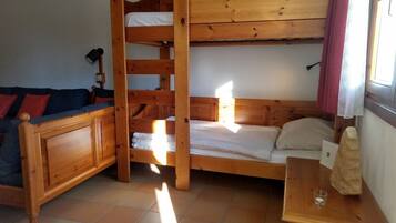 1 bedroom, in-room safe, iron/ironing board, free WiFi