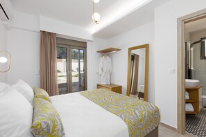 3 chambres, coffre-fort, fer et planche à repasser, lit de bébé portatif