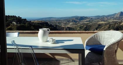 Casa Vacanze con Terrazzino Panoramico e Arredi di Design
