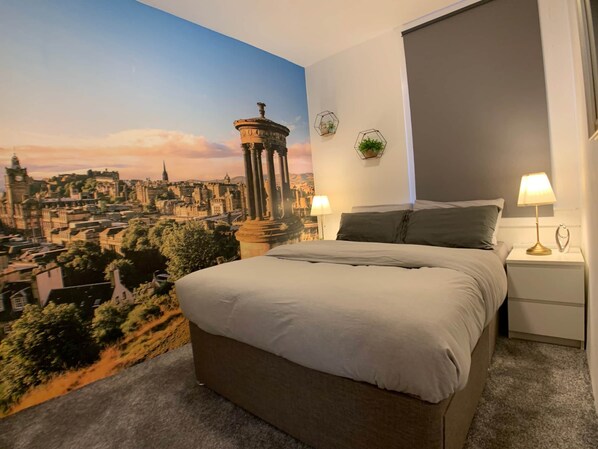 2 室のベッドルーム、アイロン / アイロン台、WiFi、ベッドシーツ