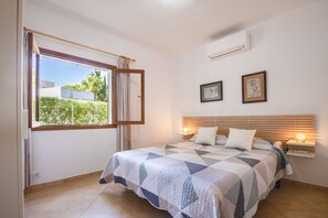 6 chambres, coffre-fort, fer et planche à repasser