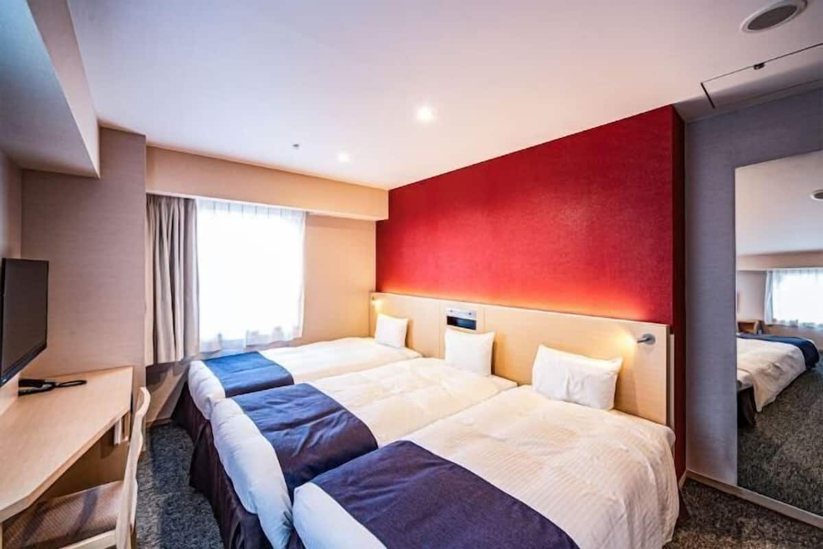In-room safe, desk, iron/ironing board, free WiFi