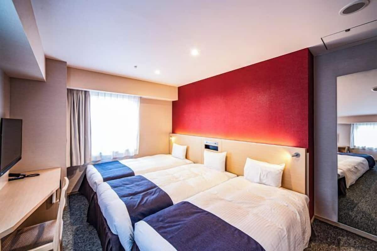 In-room safe, desk, iron/ironing board, free WiFi