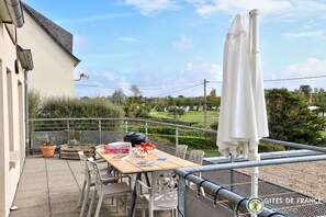 屋外ダイニングエリア