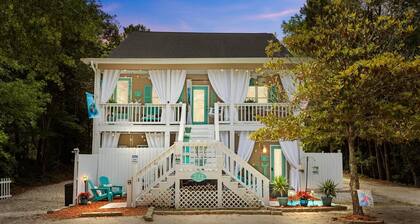 Suite Paradise: Queen Suite Near Beach, Golf Cart, Hot Tub