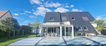 HOUSE WITH HEATED POOL 10x4ml in Sallenelles between Cabourg and Ouistreham.