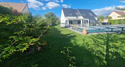 House with heated swimming pool 10x4ml in Sallenelles between Cabourg and Ouistreham.