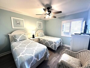 2 chambres, fer et planche à repasser, Wi-Fi gratuit, draps fournis