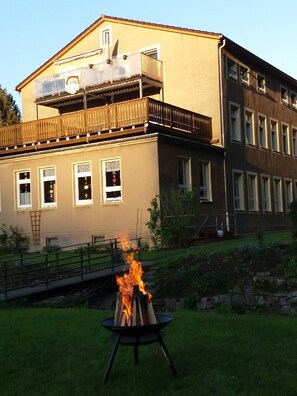 Property grounds - Ferienwohnung Christine in der Seidenblumenstadt Sebnitz (Sebnitz)