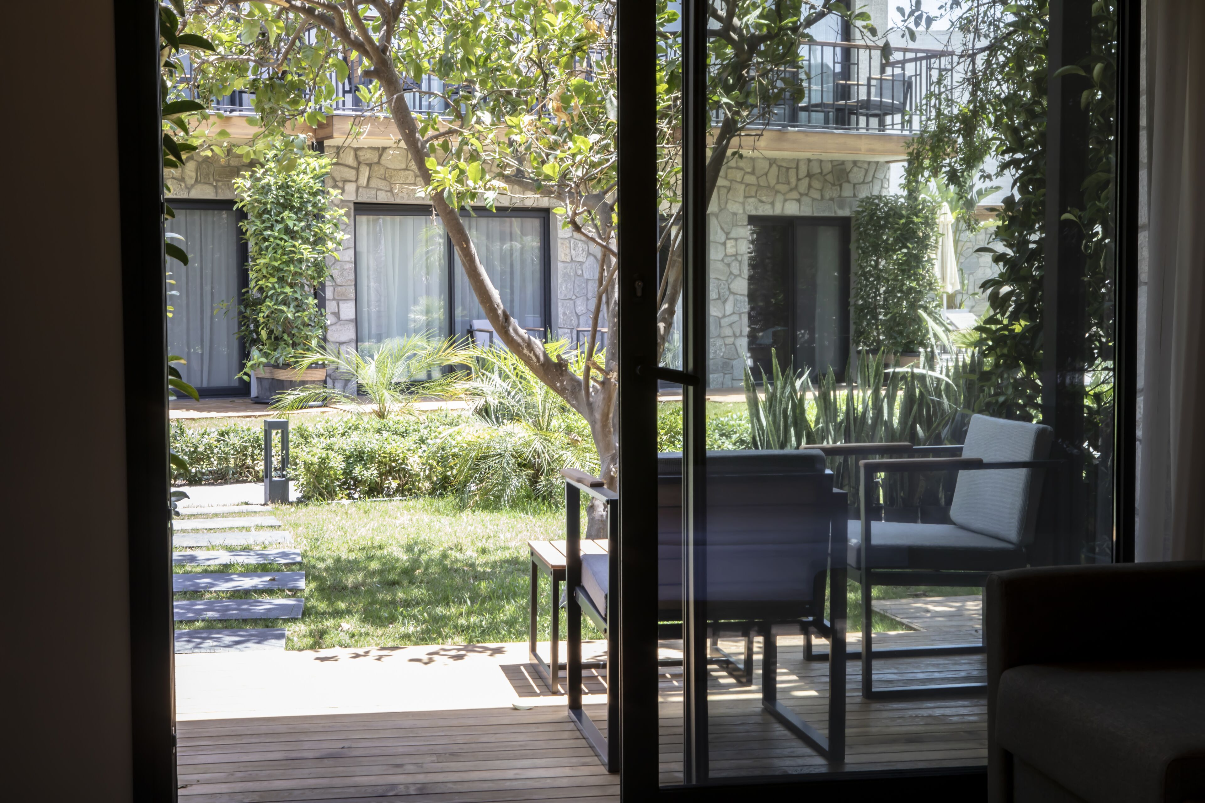 1 bedroom, premium bedding, minibar, laptop workspace